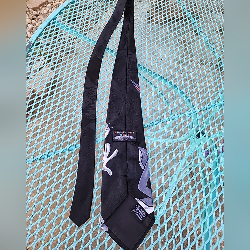 Vintage 1996 Looney Tunes Mania Bugs Bunny Tie - Picture 3 of 5